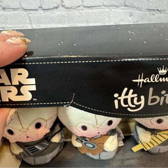 Star Wars Hallmark Itty Bitty Mini Plush Modal Nodes Band - Picture 2 of 5